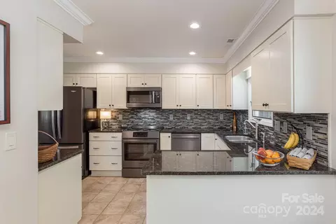 Kitchen - 203 Golfside Dr, Flat Rock, NC 28731 photo 3 of 4