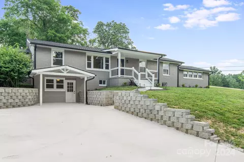 121 Edgewood S Rd S, Asheville, NC 28803