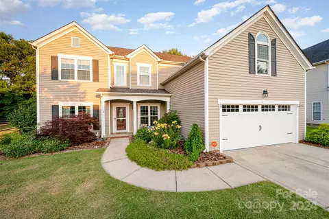 6143 Maple Leaf Ave, Harrisburg, NC 28075