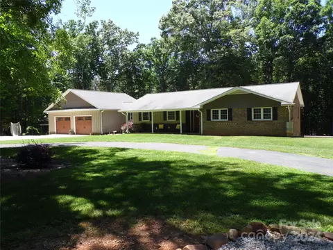 137 Forest Ln, State Road, NC 28676