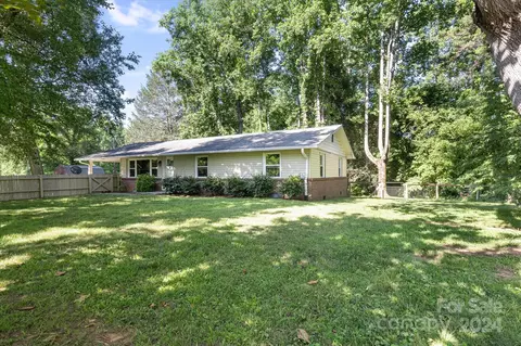 5739 Nc Hwy 9 Hwy, Mill Spring, NC 28756