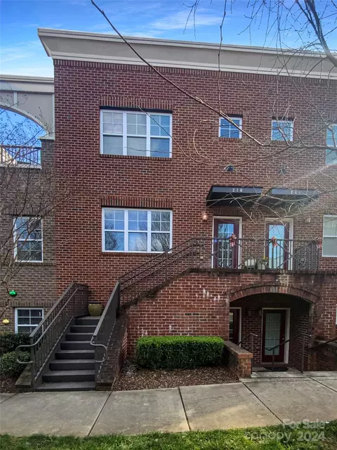 Exterior - 210 Harbour Place Dr, Davidson, NC 28036 photo 1 of 3