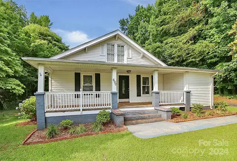600 Caroline Ave, Lowell, NC 28098