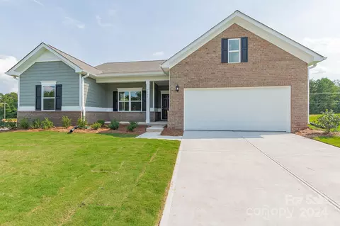 7557 Bridle Ct, Sherrills Ford, NC 28673