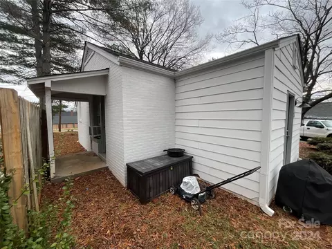 Exterior - 19 Th St, Hickory, NC 28602 photo 3 of 4