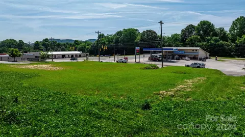 25 N Mcdowell Ave, Marion, NC 28752
