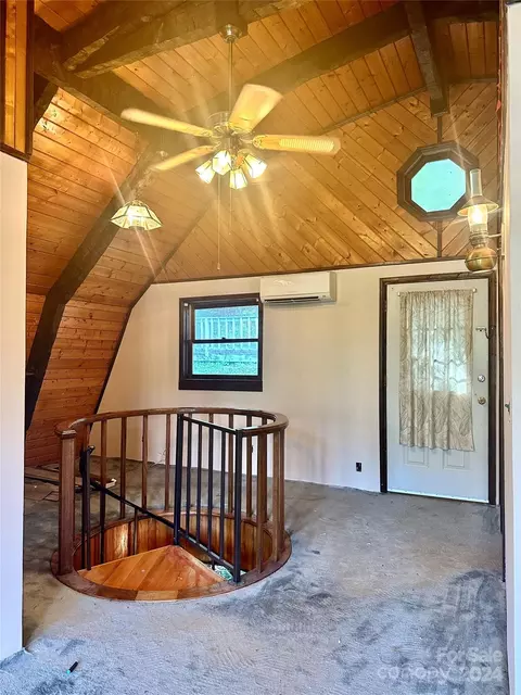 Living - 99 Summertime Dr, Nebo, NC 28761 photo 2 of 5