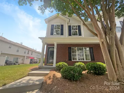 2858 Summergrove Ct, Matthews, NC 28105