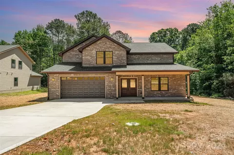 1932 Grace Ln, Charlotte, NC 28262