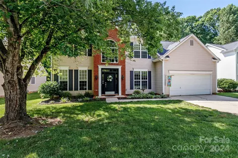 6248 Falls Lake Dr, Charlotte, NC 28270