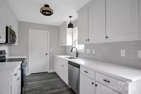 Kitchen - 201 Laurel Ave, Grover, NC 28073 photo 1 of 1
