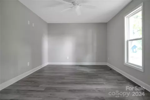 Living - 201 Laurel Ave, Grover, NC 28073 photo 3 of 3