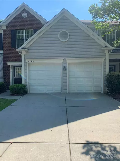 8944 Kirkley View Ct, Charlotte, NC 28277