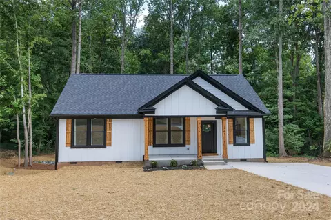 216 Briar Creek Rd, Gastonia, NC 28056