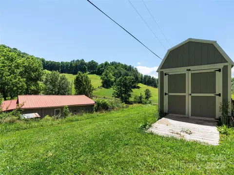 165 Van Arrington Rd, Clyde, NC 28721 photo 17
