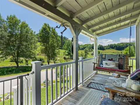 165 Van Arrington Rd, Clyde, NC 28721 photo 4