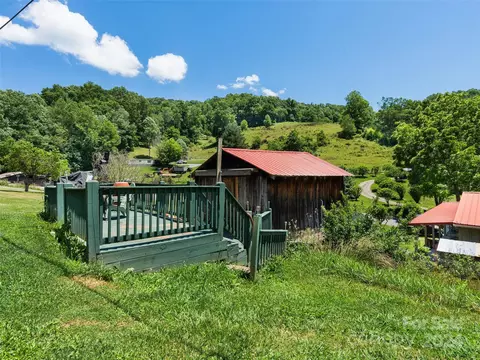 165 Van Arrington Rd, Clyde, NC 28721 photo 3