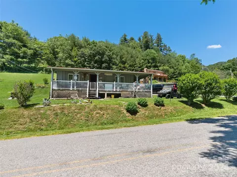 165 Van Arrington Rd, Clyde, NC 28721