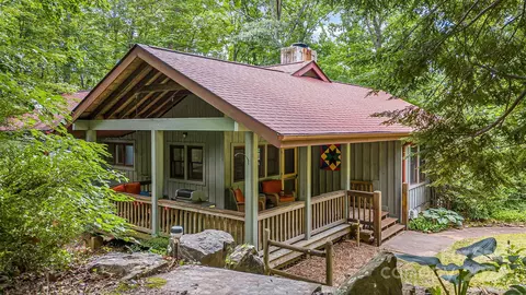 21 Leisure Ln, Swannanoa, NC 28778