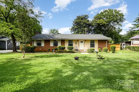 1010 Tracy Dr, Charlotte, NC 28217