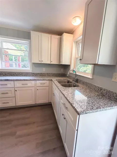 Kitchen - 33226 Hobe Rd, Albemarle, NC 28001 photo 3 of 4