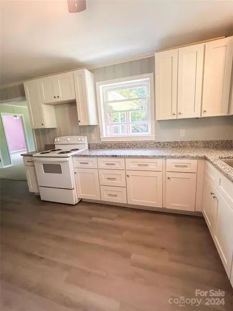 Kitchen - 33226 Hobe Rd, Albemarle, NC 28001 photo 4 of 4