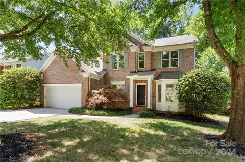 126 Abbotsbury Ct, Waxhaw, NC 28173