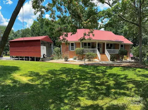 7912 Barkley Rd, Sherrills Ford, NC 28673