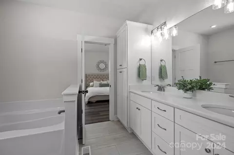 Bath - 584 Shepherd Ln, Clover, SC 29710 photo 2 of 5