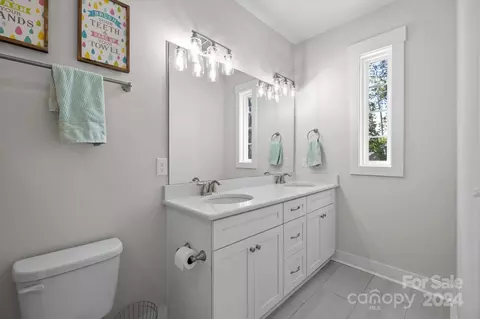 Bath - 584 Shepherd Ln, Clover, SC 29710 photo 5 of 5