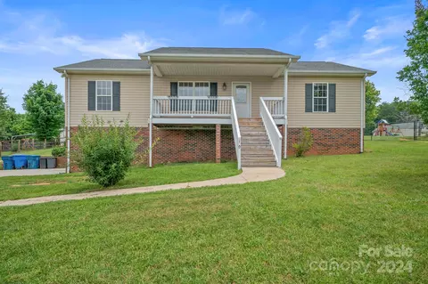 10 Granite Creek Dr, Granite Falls, NC 28630