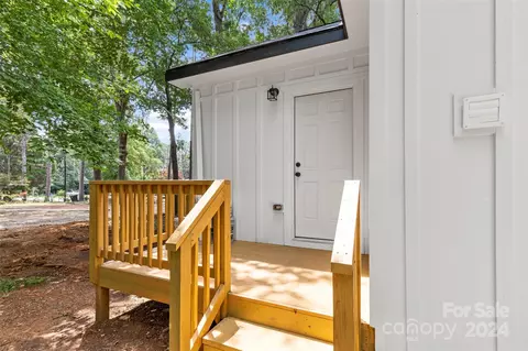 Exterior - 309 E Division Ave, Salisbury, NC 28144 photo 5 of 7