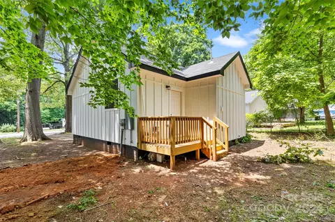 Exterior - 309 E Division Ave, Salisbury, NC 28144 photo 3 of 7