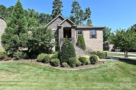 7822 Burning Ridge Dr, Stanley, NC 28164