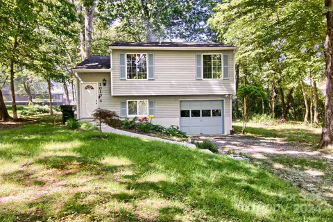 1010 W Gilbert St, Hendersonville, NC 28792