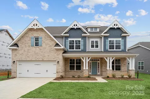 232 E Warfield Dr, Mooresville, NC 28115