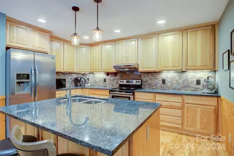 192 Travis Trl, Vilas, NC 28692 photo 8