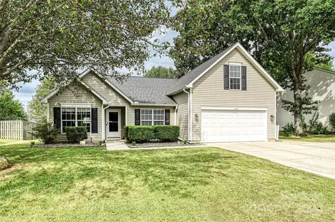129 Pleasant Grove Ln, Mooresville, NC 28115