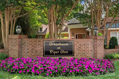 7440 Hurstbourne Green Dr, Charlotte, NC 28277