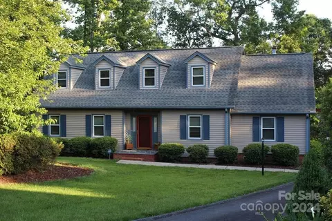 1941 12th Street Ne Ln NE, Hickory, NC 28601
