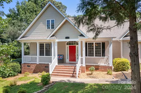 157 Saddlewood Ln, Statesville, NC 28625