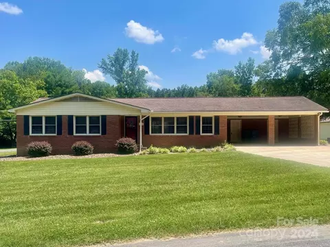 1003 Elaine Dr, Albemarle, NC 28001