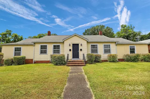 416 4th Sw St SW, Hickory, NC 28602