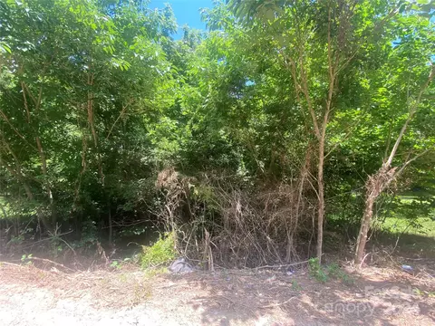 105 N Gregory St, Lancaster, SC 29720
