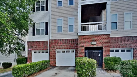 6764 Mallard Park Dr, Charlotte, NC 28262