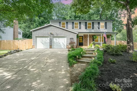 6631 Rollingridge Dr, Charlotte, NC 28211