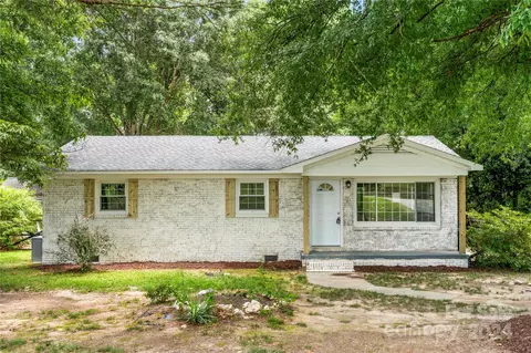 963 Greenbriar Dr, Lancaster, SC 29720