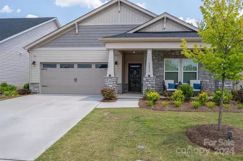 9033 Myrna Dr, Gastonia, NC 28056
