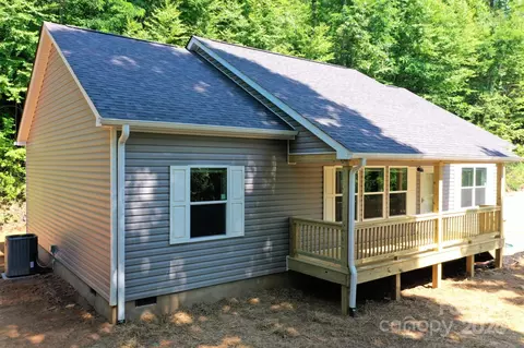35 Fallen Oak Dr, Sylva, NC 28779 photo 2