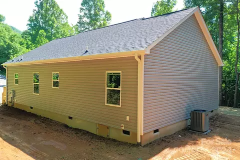 35 Fallen Oak Dr, Sylva, NC 28779 photo 5